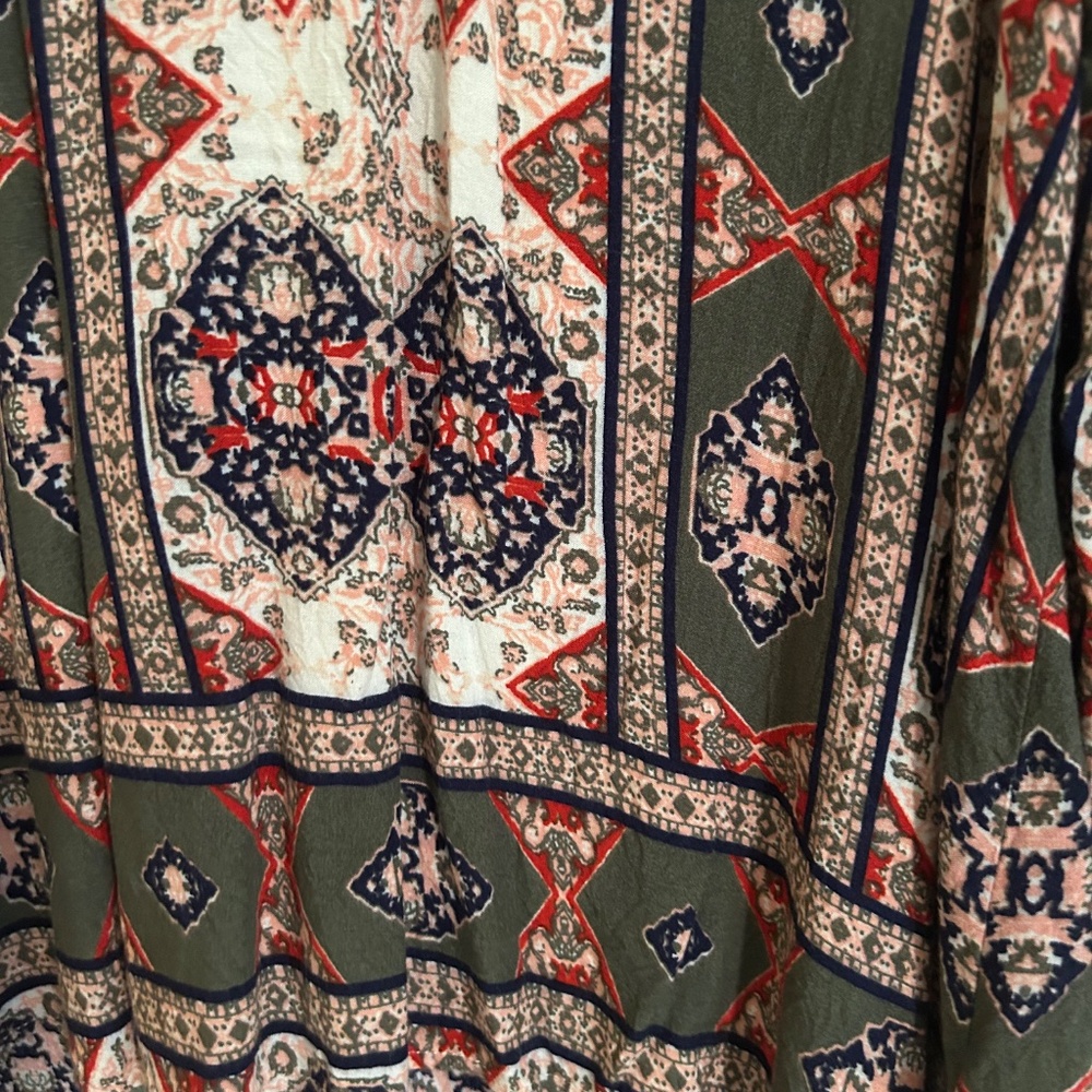Geometric pattern blouse - Picture 3 of 6